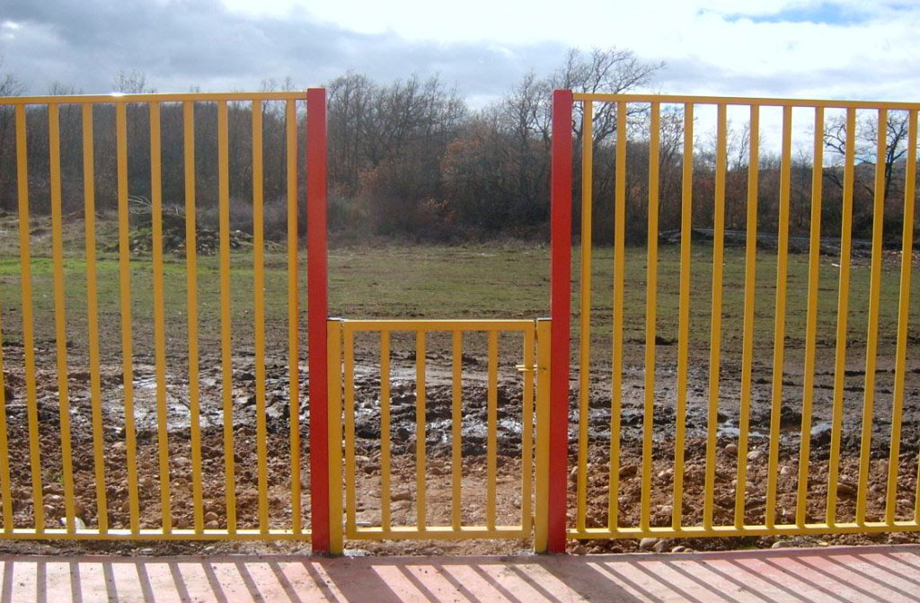 Puerta en Panel Tierra